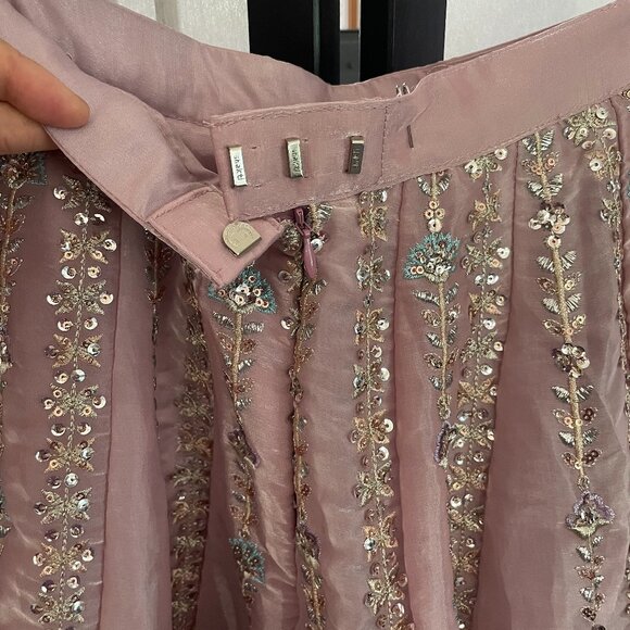 Dusty Purple Embroidered Organza Lehenga - Picture 14 of 16